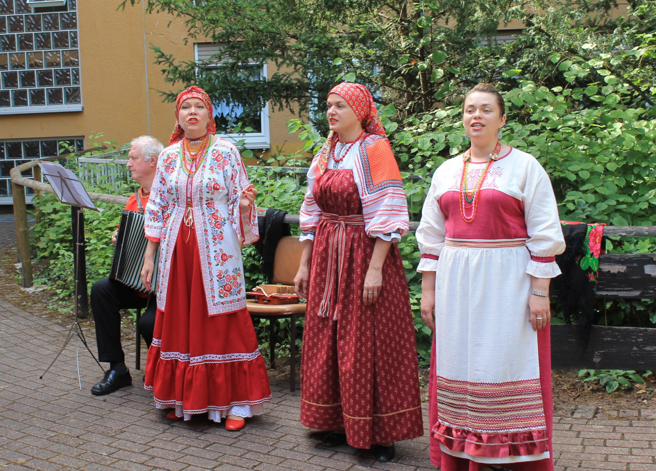 Kosakinnen Chor "Russische Seele"